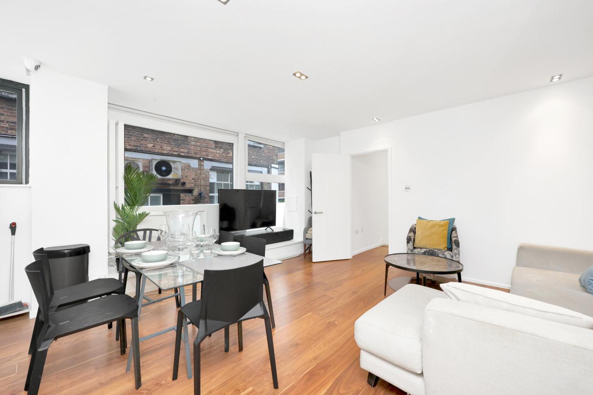 Ferienhaus Loft-style 3 Bed Short Term & Flexible Renting Hoxton With Free Wifi & Terrace ! London