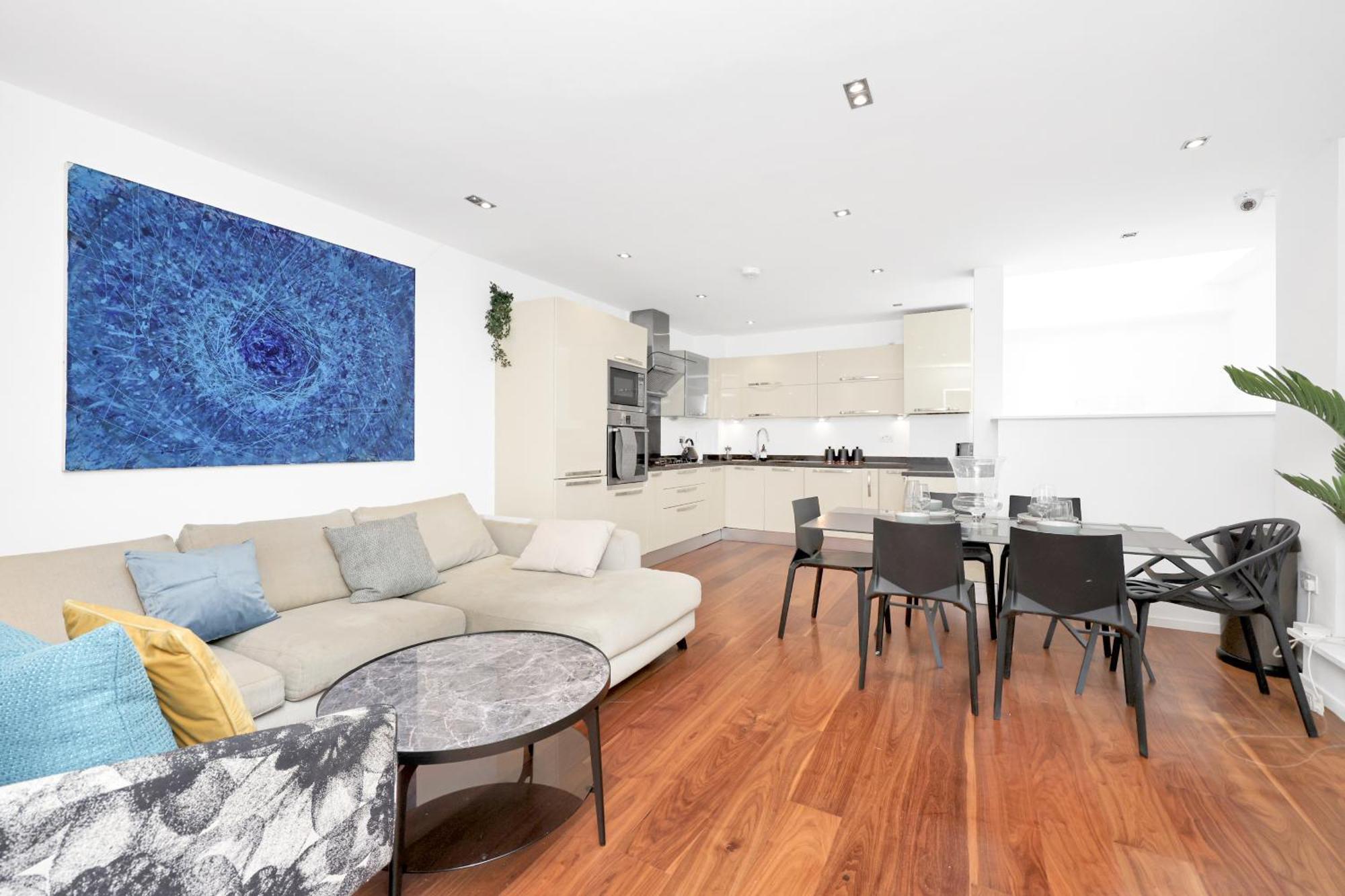 Loft-style 3 Bed Short Term & Flexible Renting Hoxton With Free Wifi & Terrace ! Ferienhaus